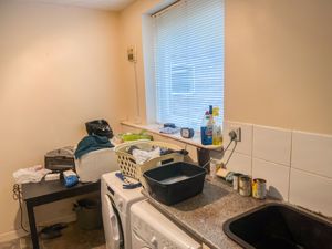 KITCHEN- click for photo gallery